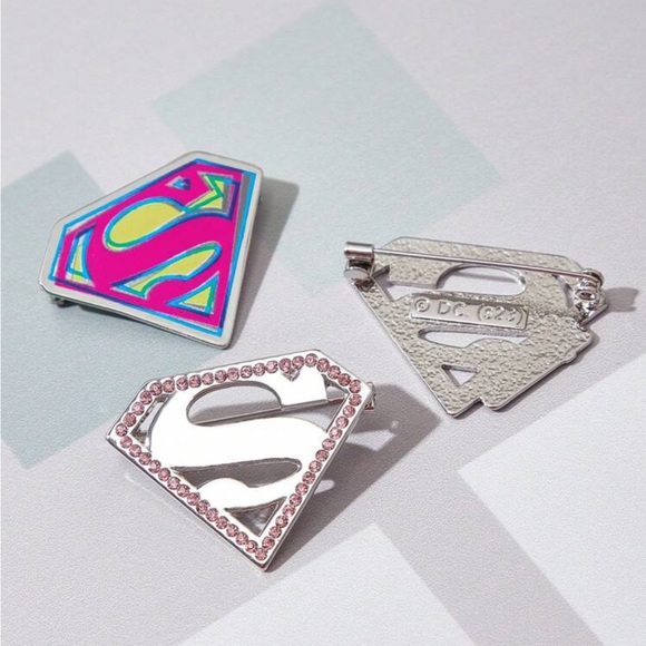 SUPERMAN X Rebellious Rose 3pcs/set Fashion Superman Collaboration Brooch Pin - Picture 2 of 4